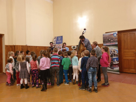 Casa de dans pentru copii în Ditrău